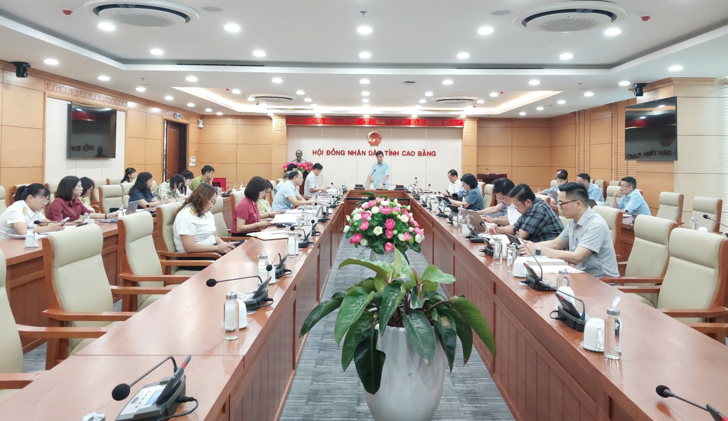 Toàn cảnh hội nghị thẩm tra