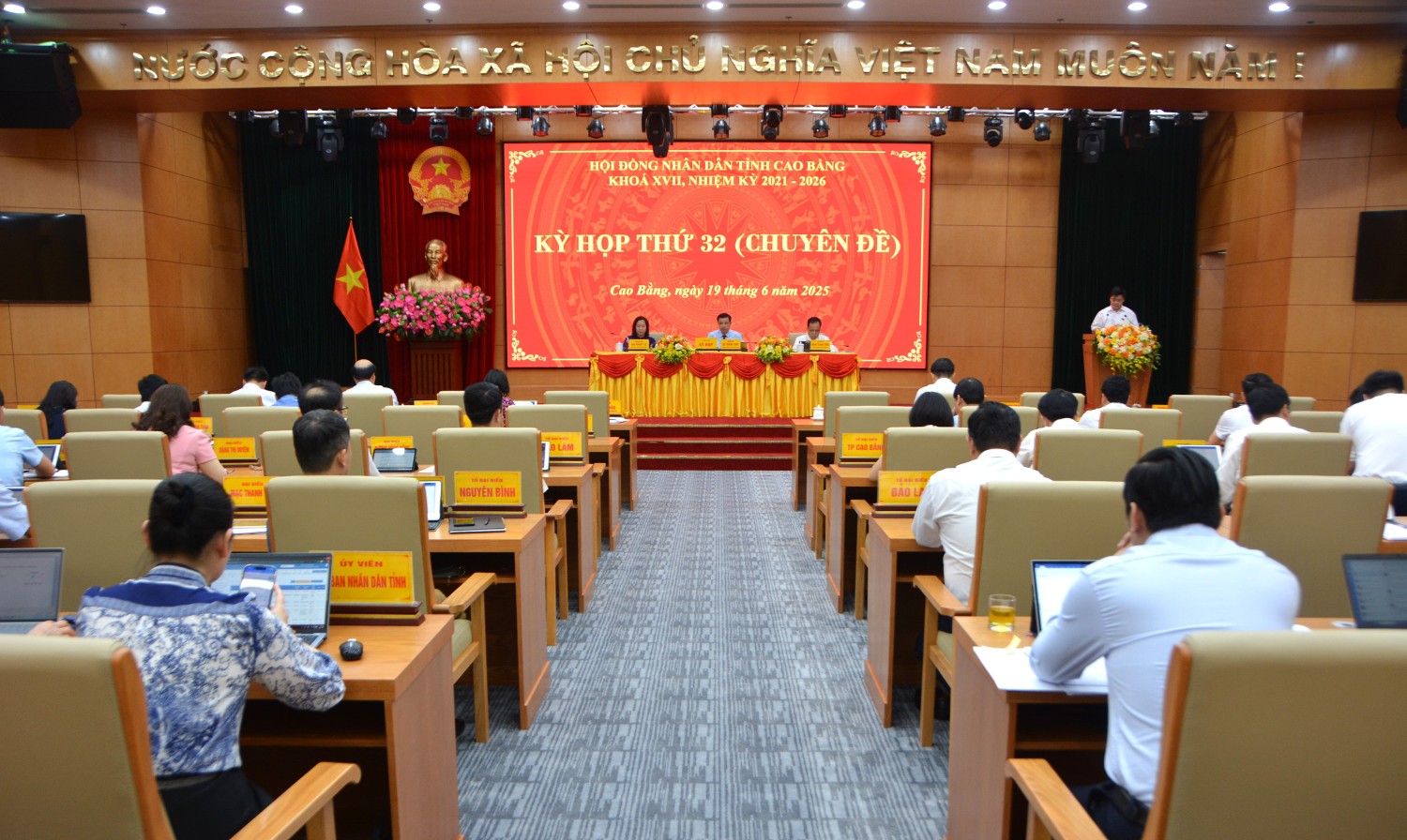 TOÀN CẢNH