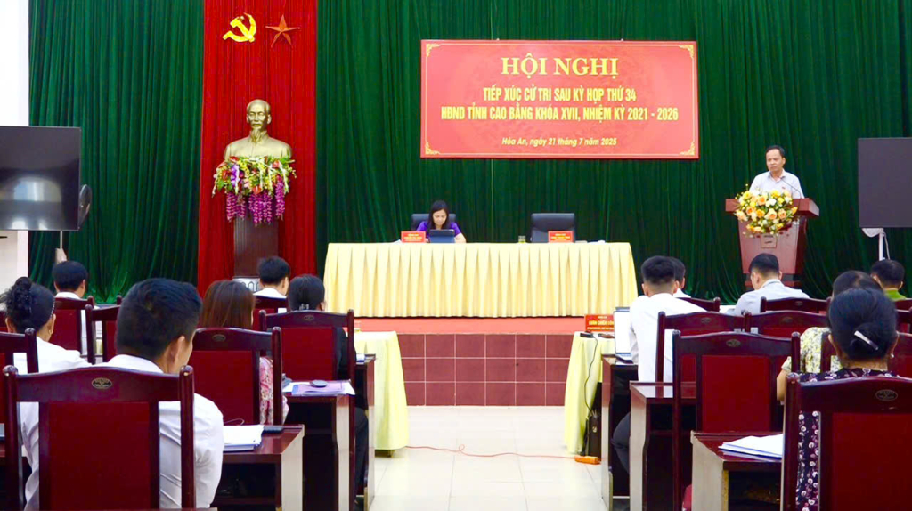 Trưởng Ban Tuyên giáo và Dân vận Tỉnh ủy Nông Thanh Tùng phát biểu tại hội nghị.