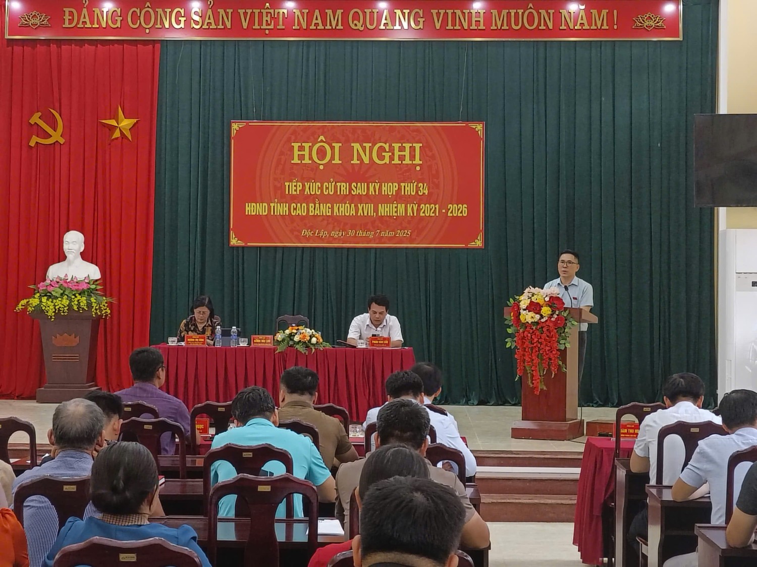 Toàn cảnh hội nghị TXCT tại xã Độc Lập