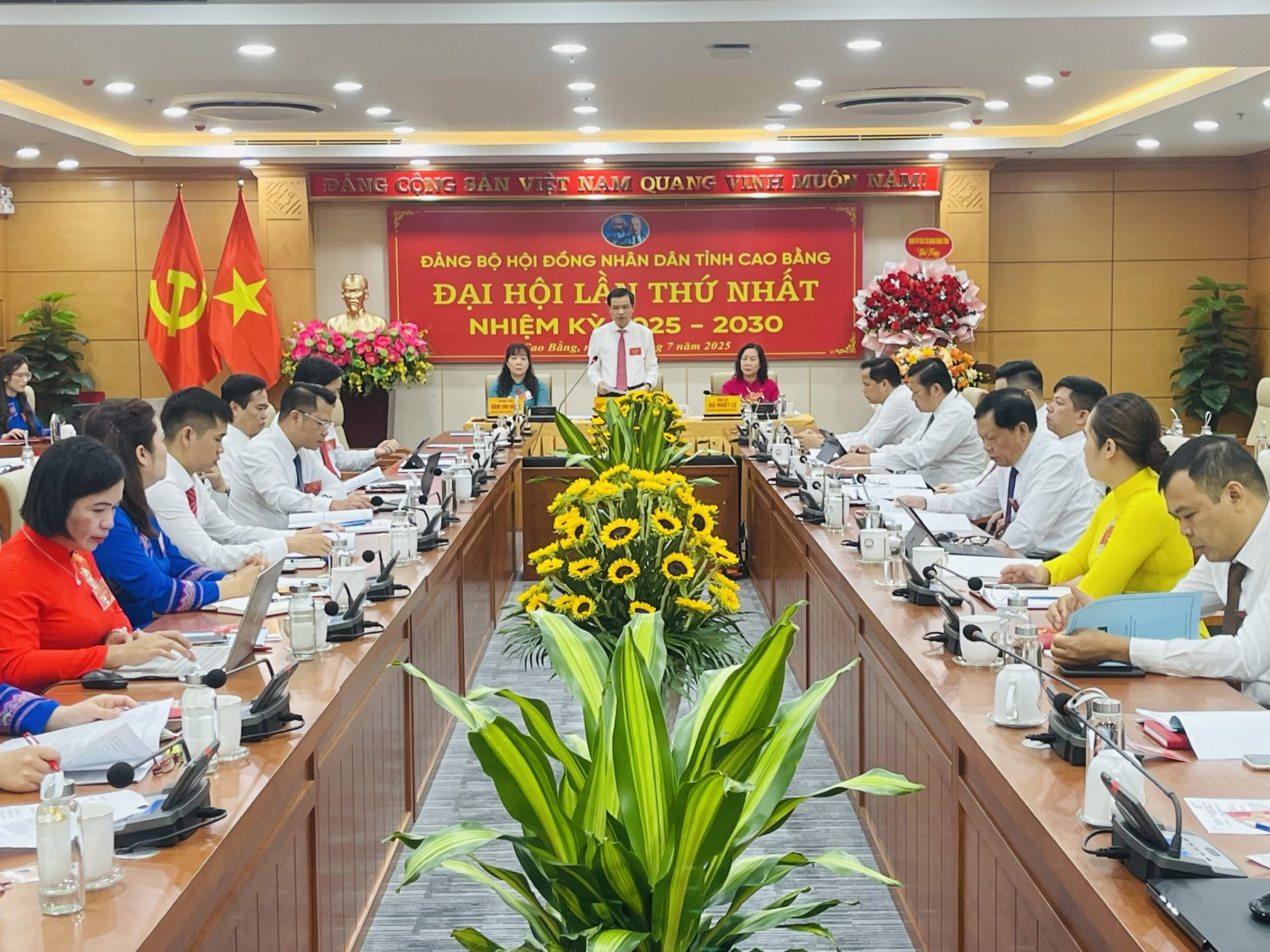 Toàn cảnh Đại hội Đảng bộ Hội đồng nhân dân tỉnh Cao Bằng lần thứ Nhất