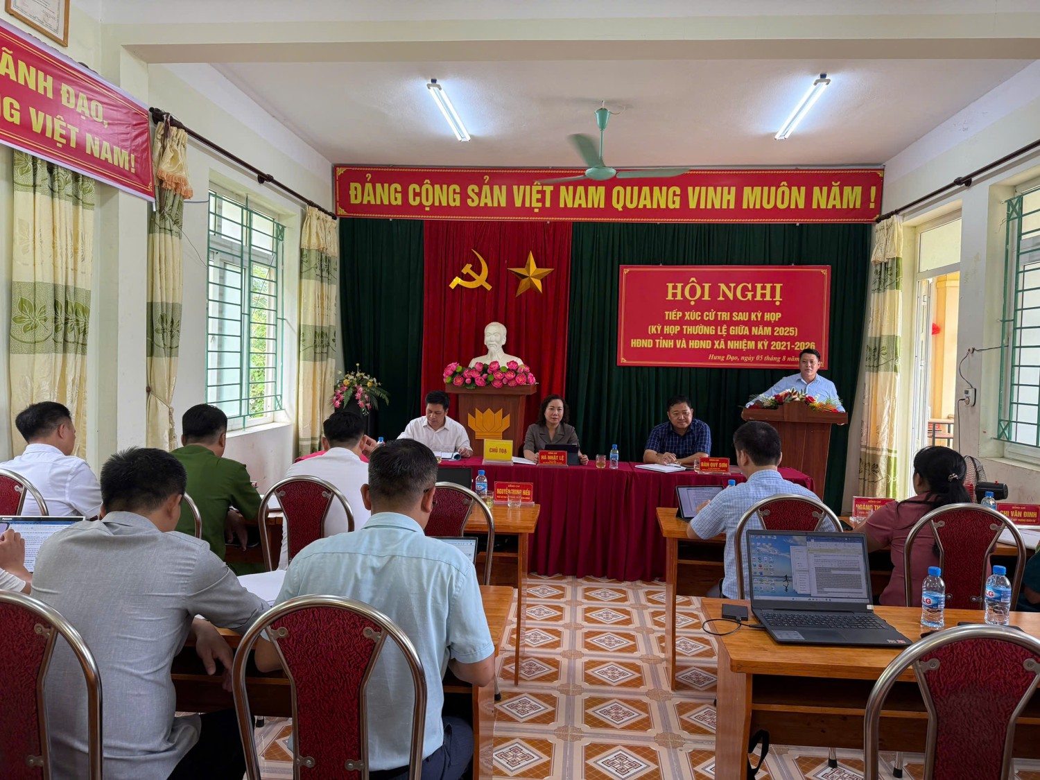 Toàn cảnh hội nghị TXCT tại xã Hưng Đạo