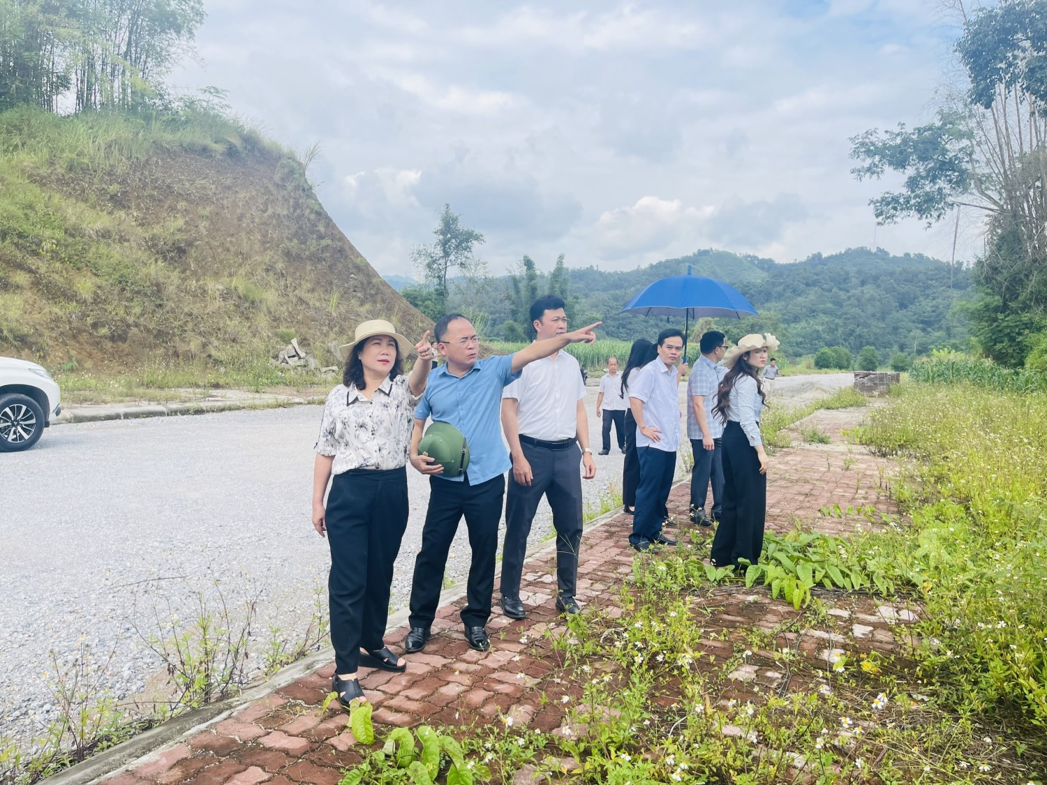 Đoàn công tác khảo sát thực địa tại khu công nghiệp Chu Trinh, phường Tân Giang