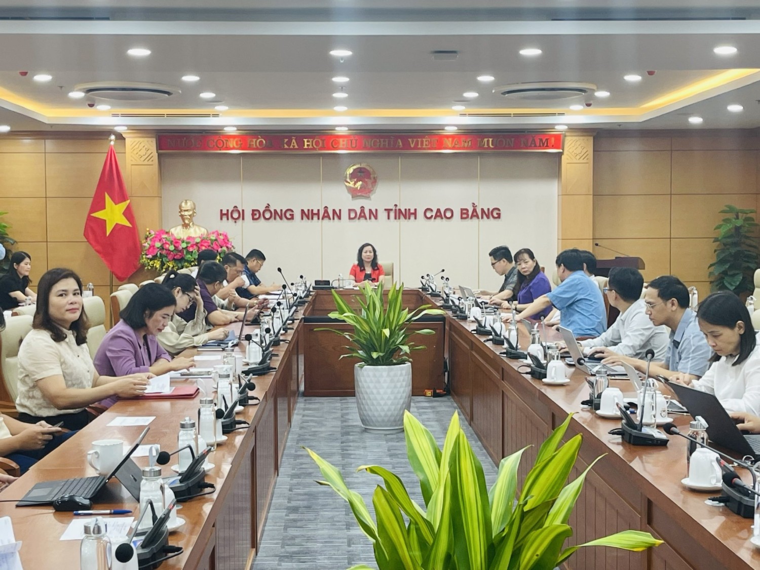Các đại biểu dự Hội nghị trực tuyến tại điểm cầu Đảng bộ HĐND tỉnh