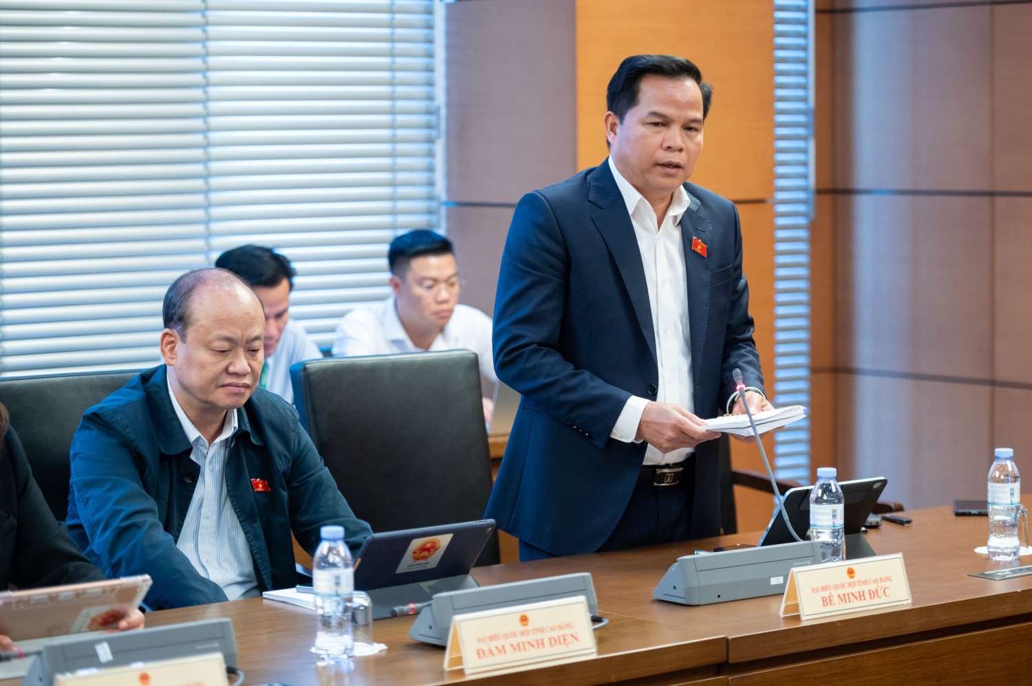 Anh 2 Đại biểu Bế Minh Đức Đoàn ĐBQH tỉnh Cao Bằng phát biểu