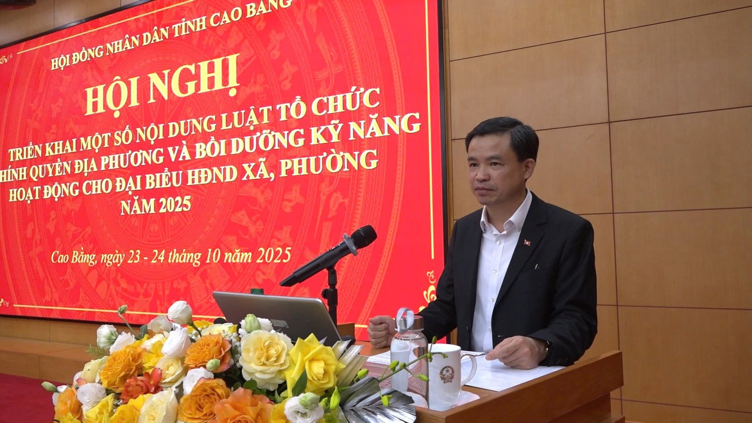 Đồng chí Bế Thanh Tịnh, Phó Bí thư Thường trực Tỉnh ủy, Chủ tịch HĐND tỉnh phát biểu bế mạc hội nghị