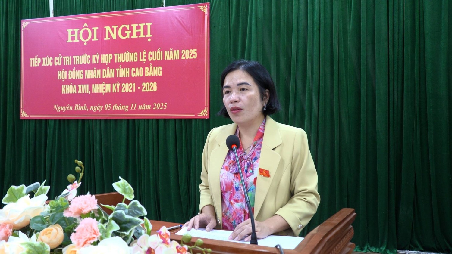 Đồng chí  Mạc Thanh Tâm, Phó Trưởng Ban Kinh tế - Ngân sách, HĐNDtỉnh phát biểu tại hội nghị TXCT