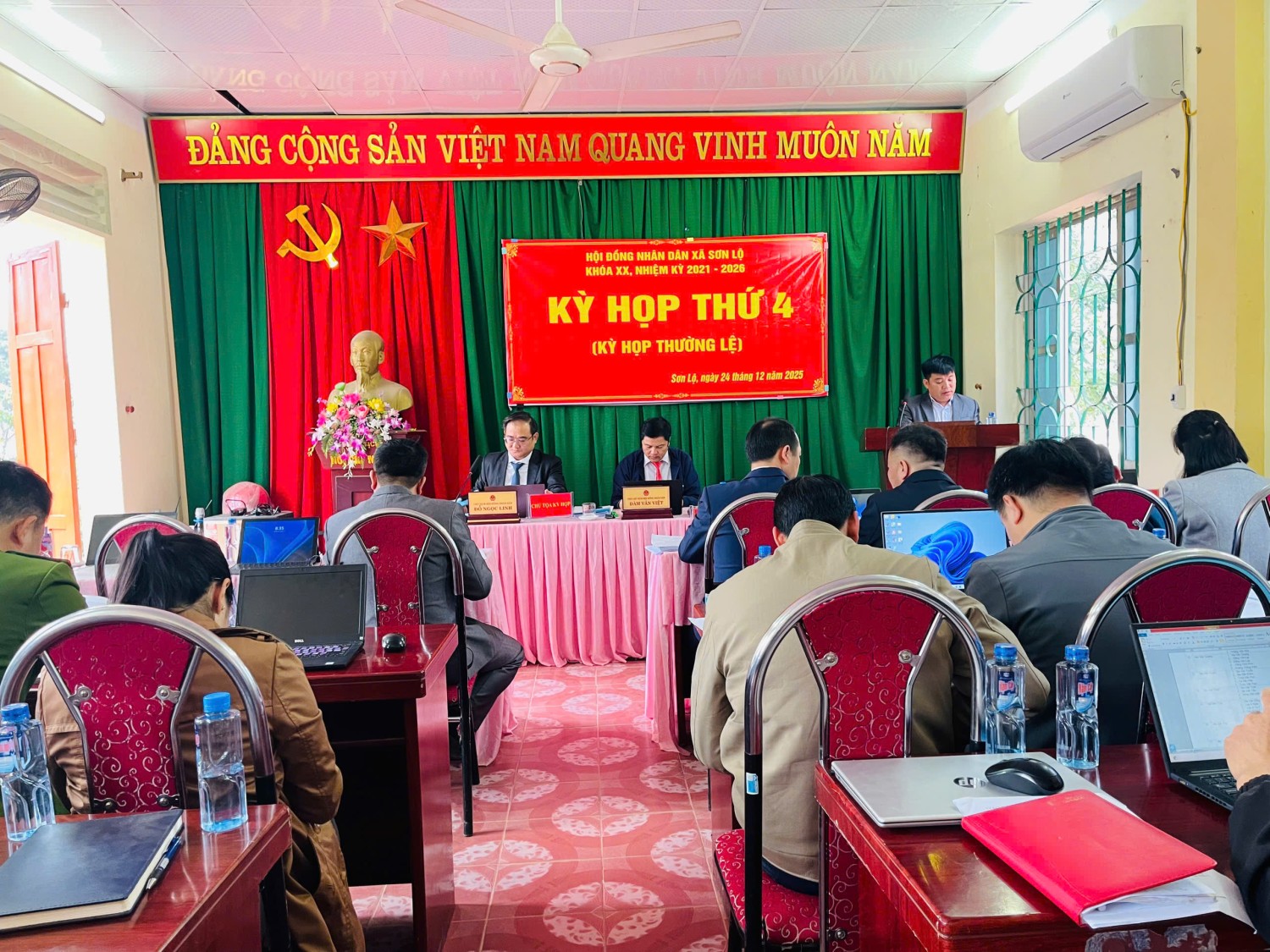 Toàn cảnh kỳ họp HĐND xã Sơn Lộ