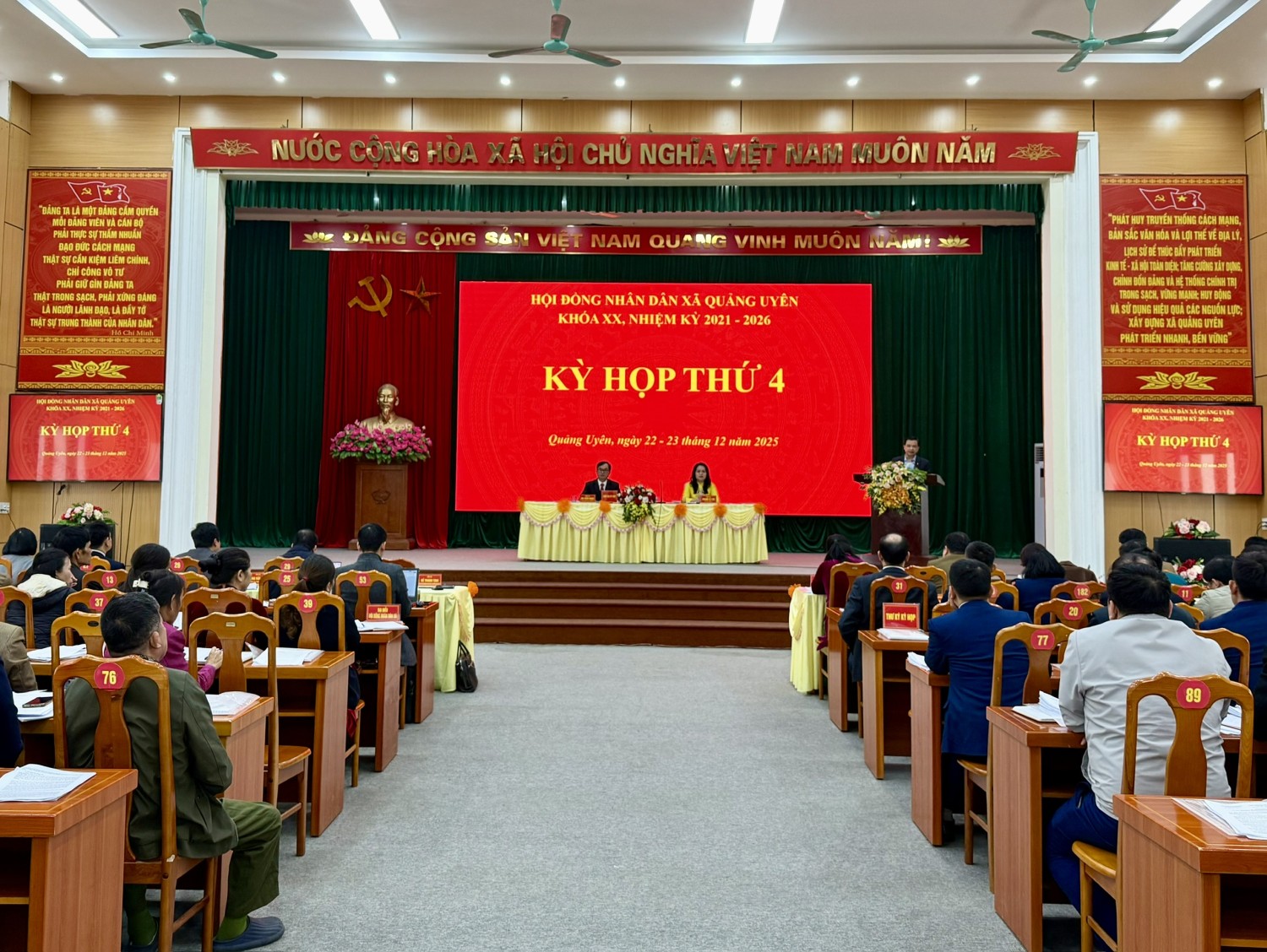 Toàn cảnh kỳ họp xã Quảng Uyên