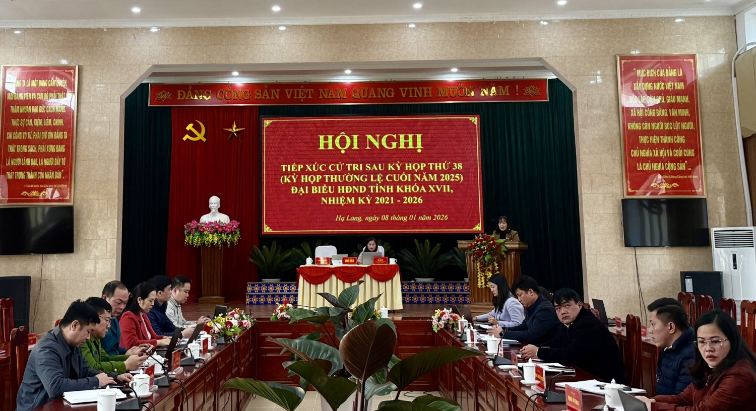 Tiếp xúc cử tri sau kỳ họp thứ 38 (Kỳ họp thường lệ cuối năm 2025), HĐND tỉnh khóa XVII tại xã Hạ Lang