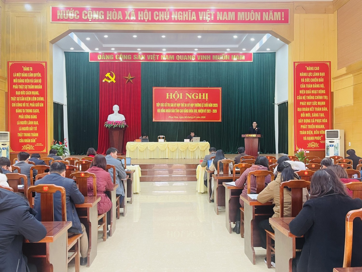 Toàn cảnh hội nghị TXCT sau kỳ họp thường lệ cuối năm 2025 của đại biểu HĐND tỉnh tại xã Phục Hòa