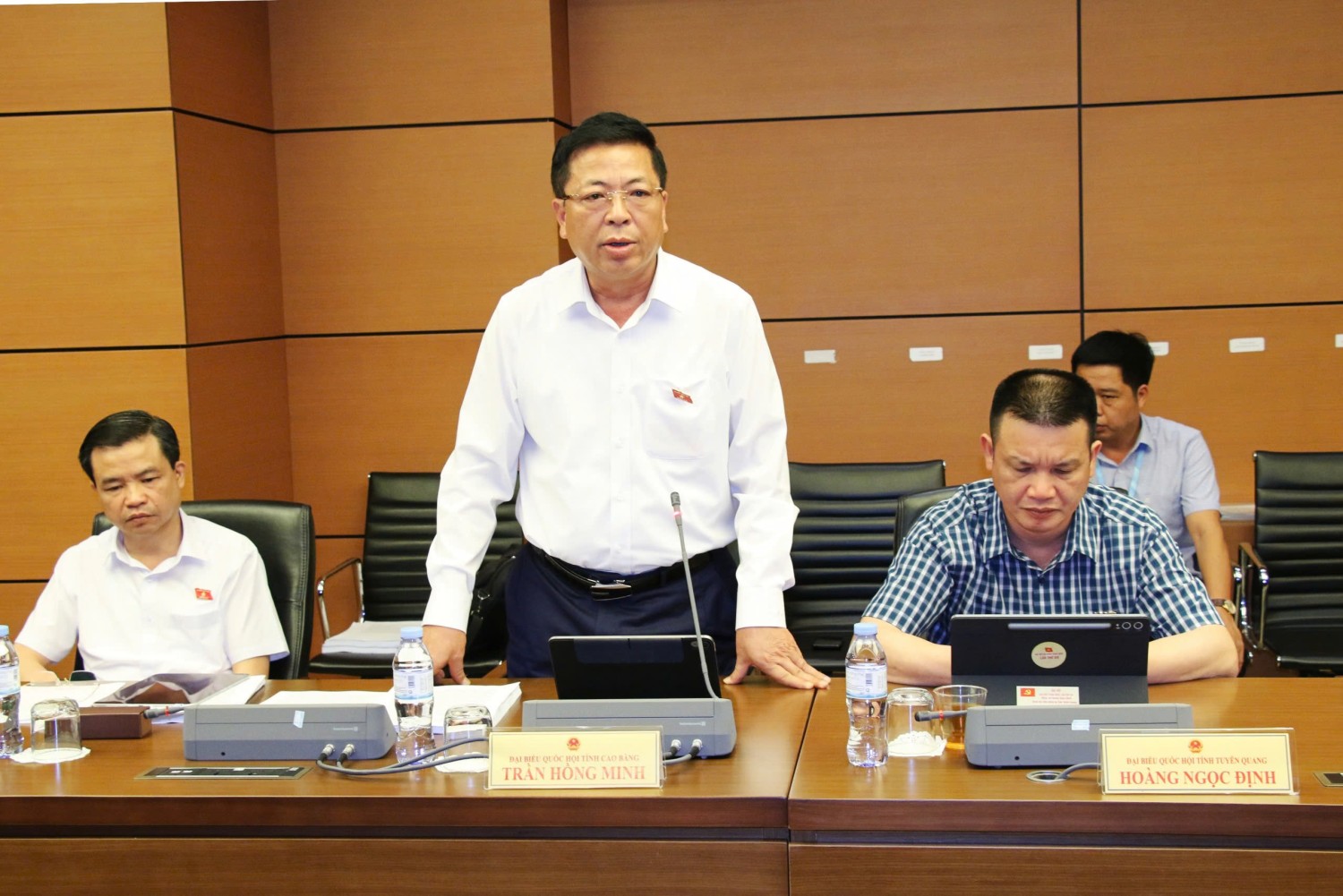 ĐBQH Trần Hồng Minh phát biểu