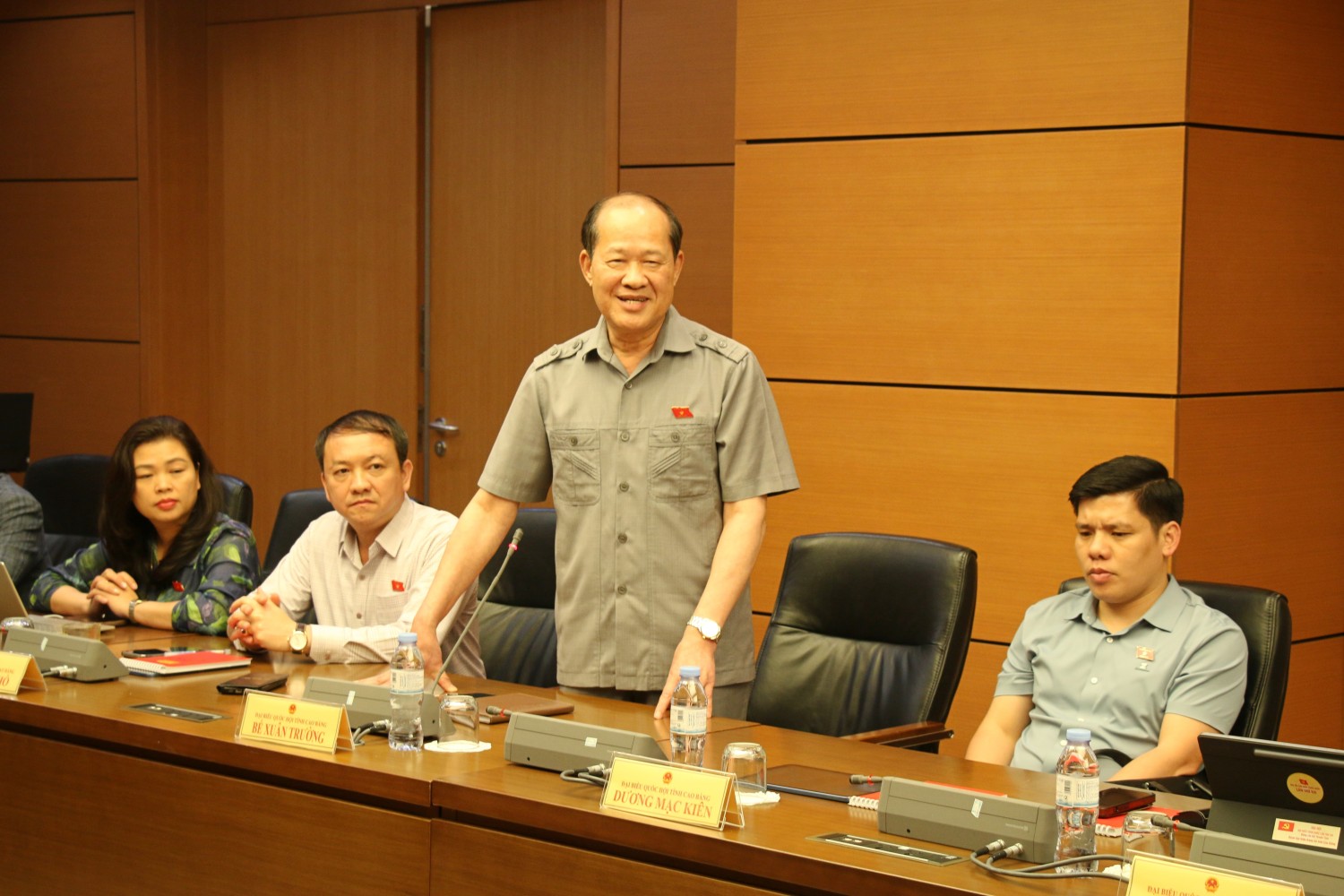 Đại biểu Quốc hội Bế Xuân Trường, phát biểu thảo luận tại Tổ