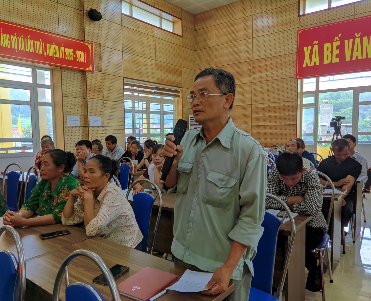 Củ tri xã Bế Văn Đàn phát biểu ý kiến