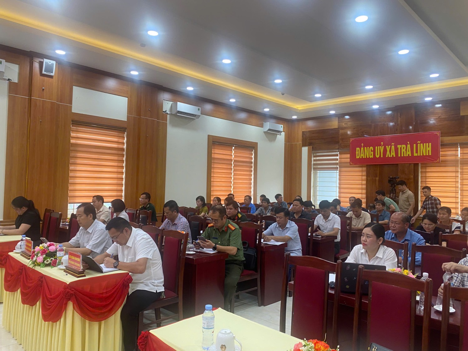 Các đại biểu dự hội nghị TXCT tại xã Trà Lĩnh