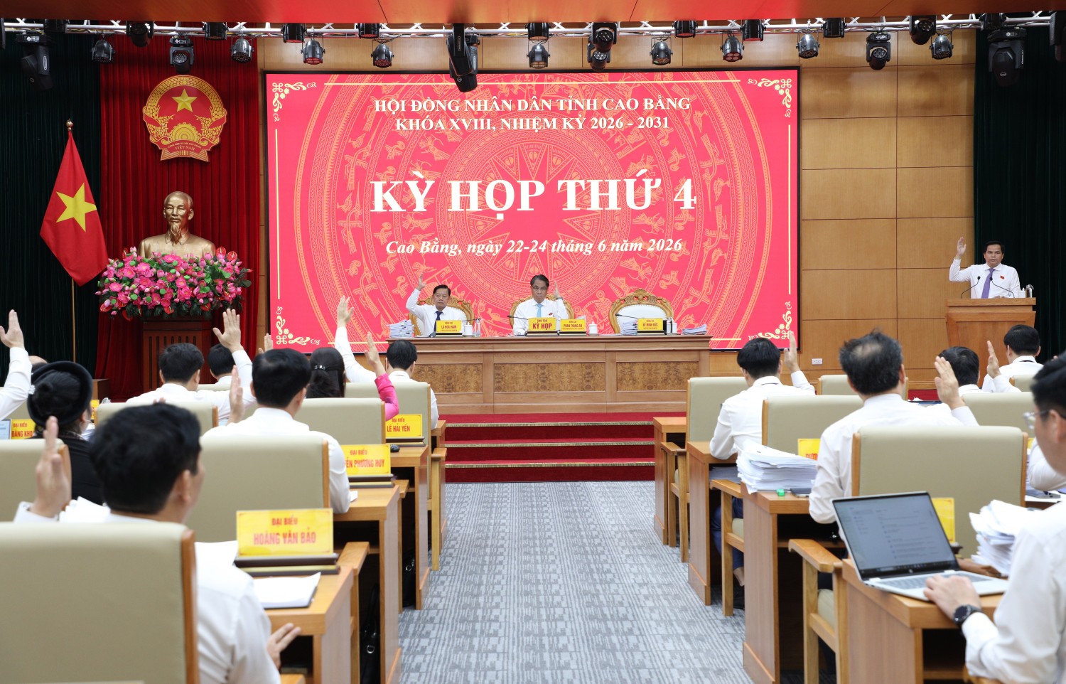 Toàn cảnh kỳ họp