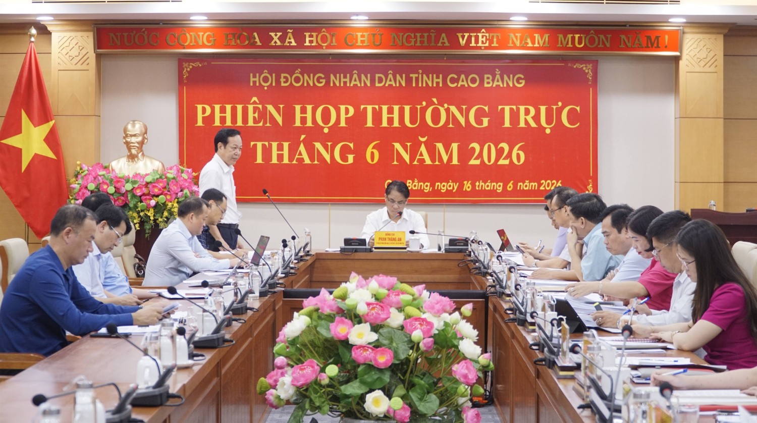 Các đại biểu dự Phiên họp