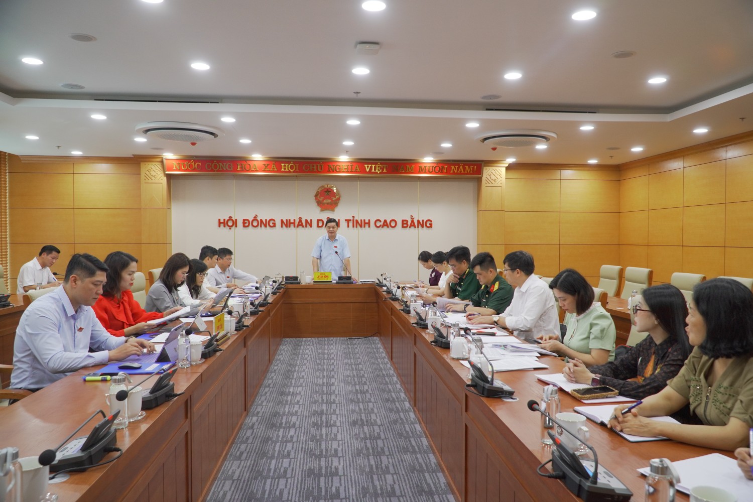 Các đại biểu tham dự buổi làm việc