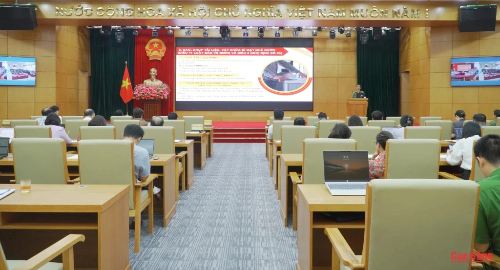 Các đại biểu tham dự hội nghị