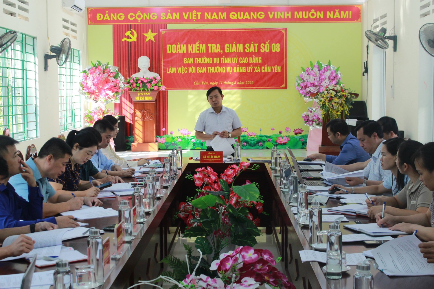 Đồng chí Lã Hoài Nam, Ủy viên Ban Thường vụ Tỉnh ủy, Phó Chủ tịch HĐND tỉnh phát biểu tại buổi làm việc