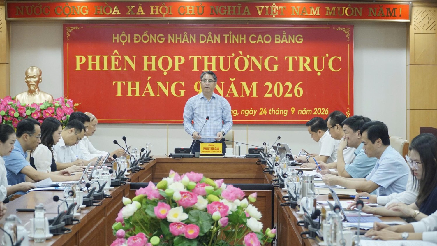 Các đại biểu dự Phiên họp