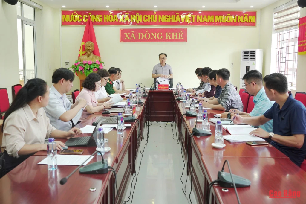 Đoàn giám sát làm việc với xã Đông Khê