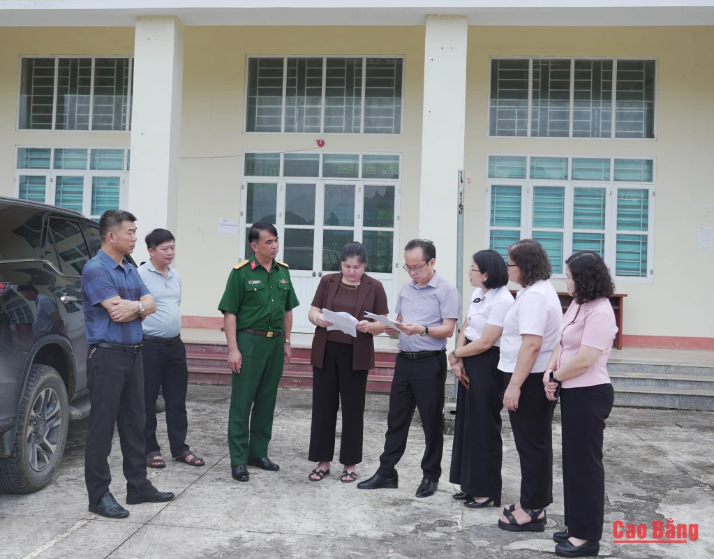 Đoàn giám sát số 1 Ban Kinh tế - Ngân sách, HĐND tỉnh giám sát dự án đường vào trụ sở Công an xã Lê Lai (cũ).