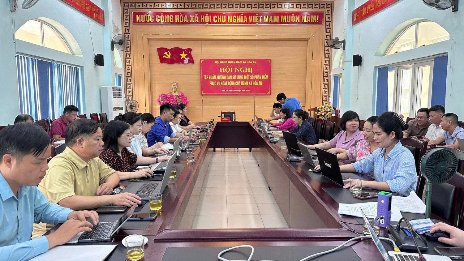 Hội nghị tập huấn hướng dẫn sử dụng một số phần mềm phục vụ hoạt động HĐND xã Hoà An
