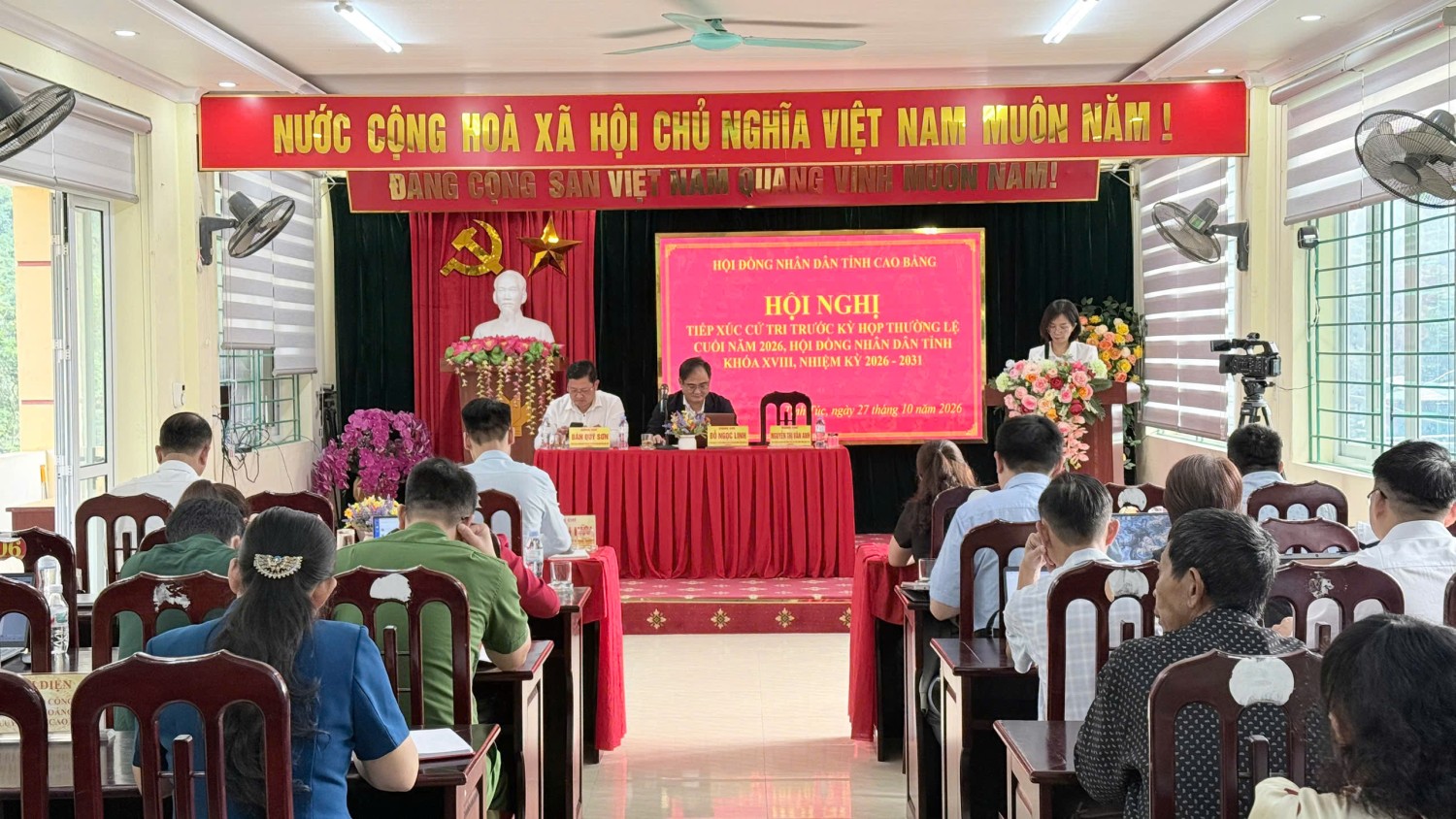 Toàn cảnh Hội nghị tiếp xúc cử tri