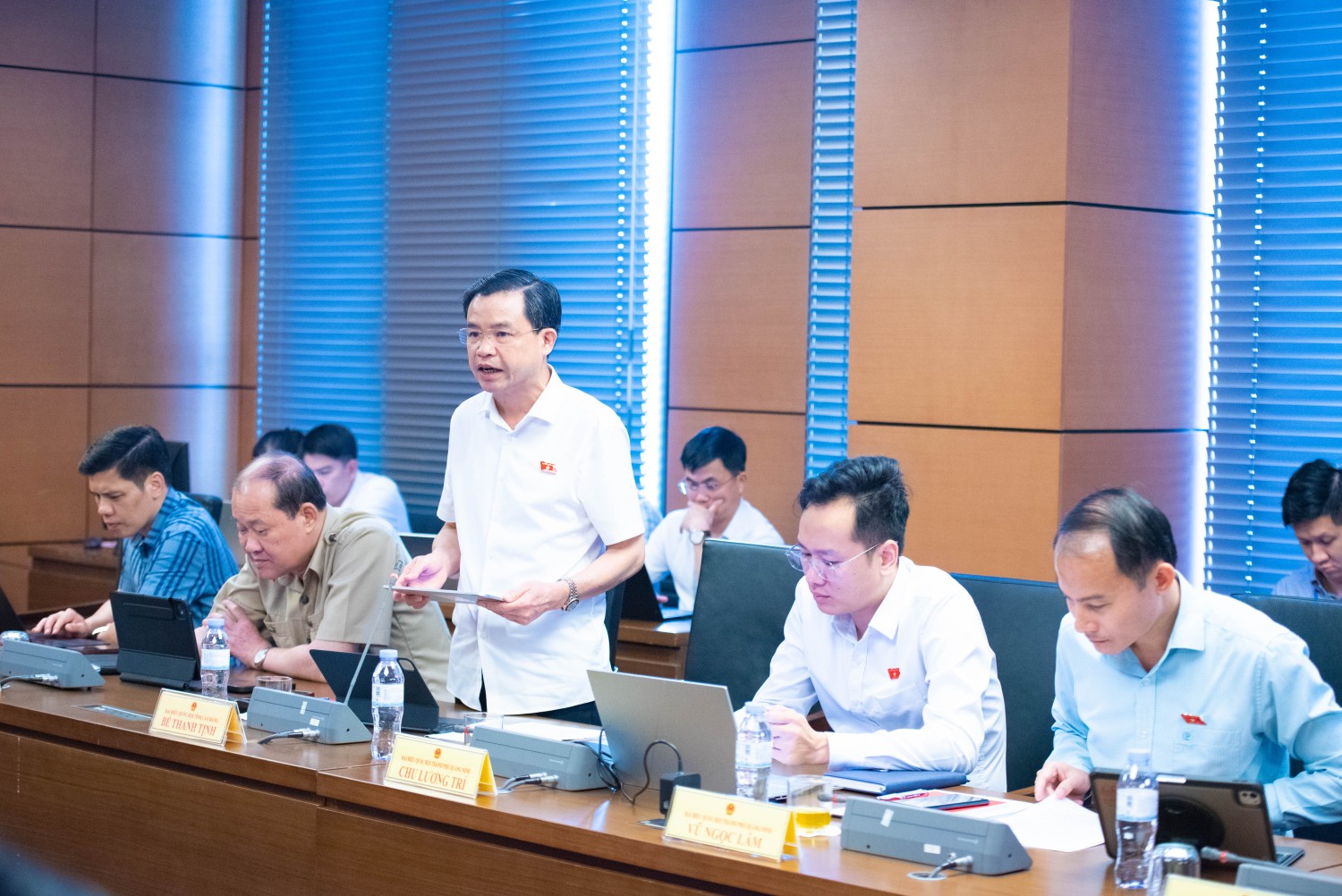 : Phó Bí thư Thường trực Tỉnh ủy, Trưởng Đoàn đại biểu Quốc hội tỉnh Cao Bằng Bế Thanh Tịnh phát biểu tại phiên thảo luận.