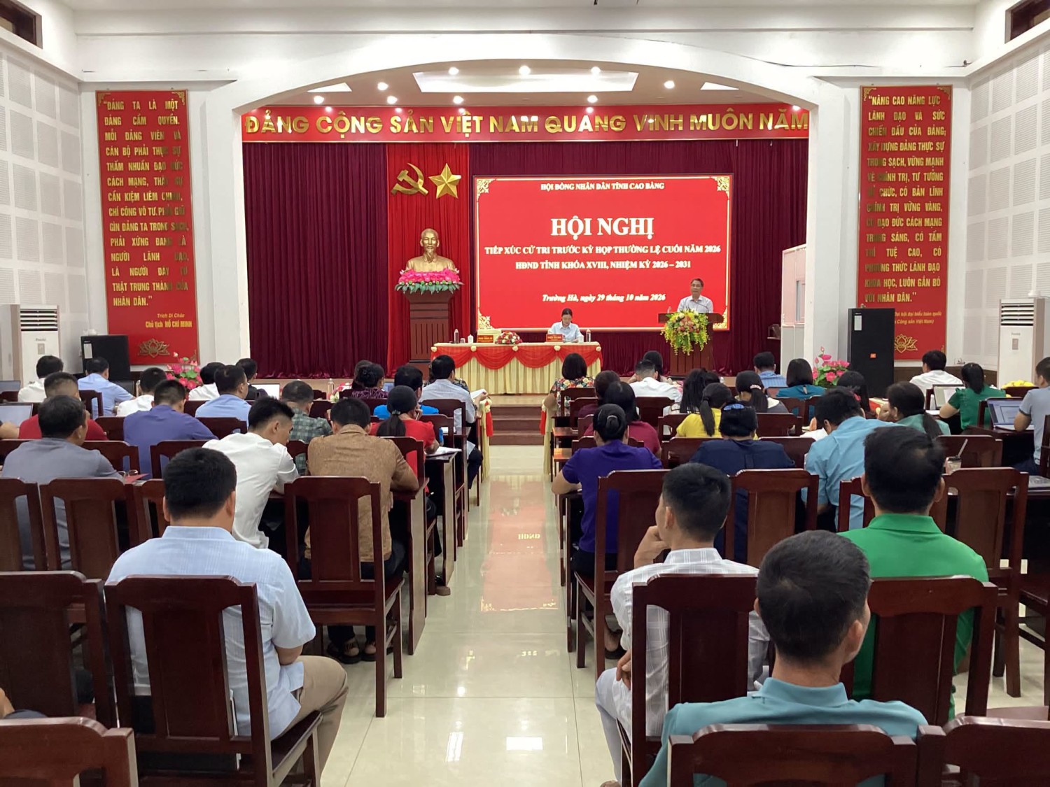 Toàn cảnh Hội nghị tiếp xúc cử tri xã Trường Hà