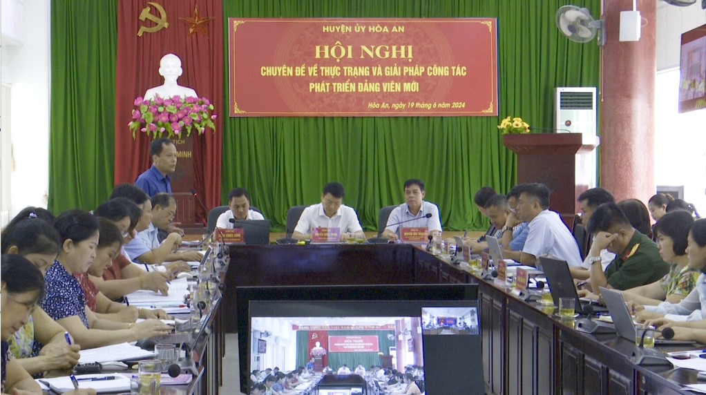 Các đại biểu dự hội nghị tại điểm cầu huyện Hòa An.