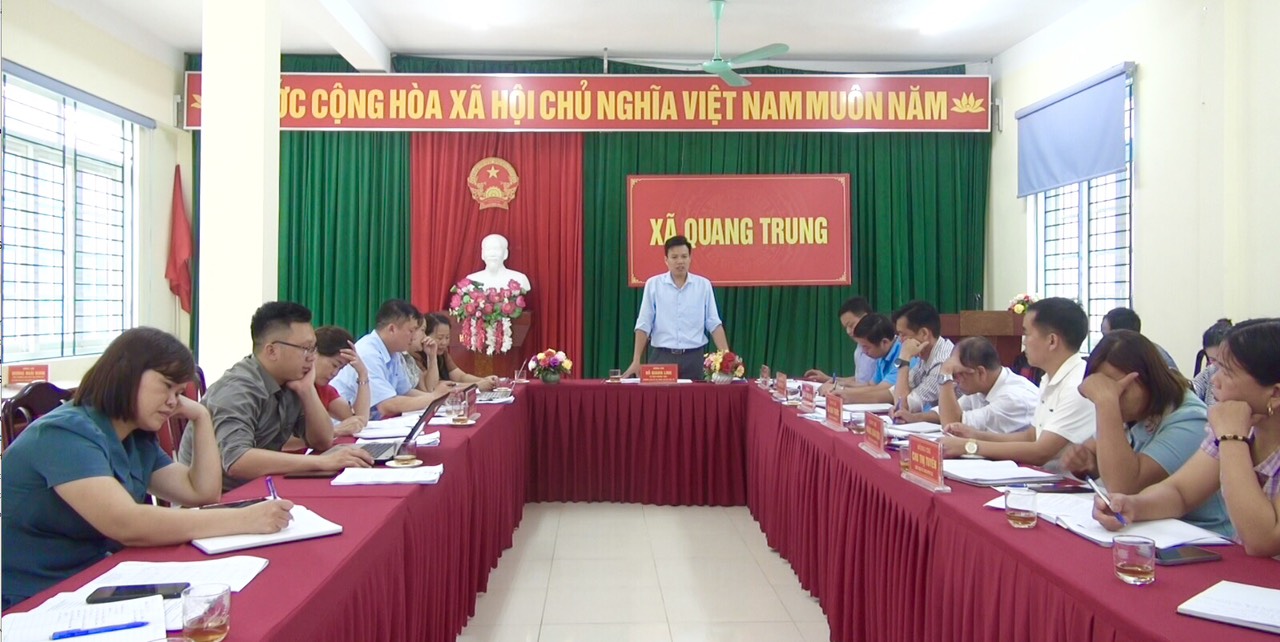 Giám sát việc tổ chức điều tra, rà soát, bình xét, công nhận hộ nghèo, hộ cận nghèo tại xã Quang Trung